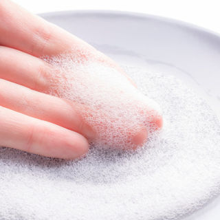 What do the bubbles in our dishwashing liquids actually do?